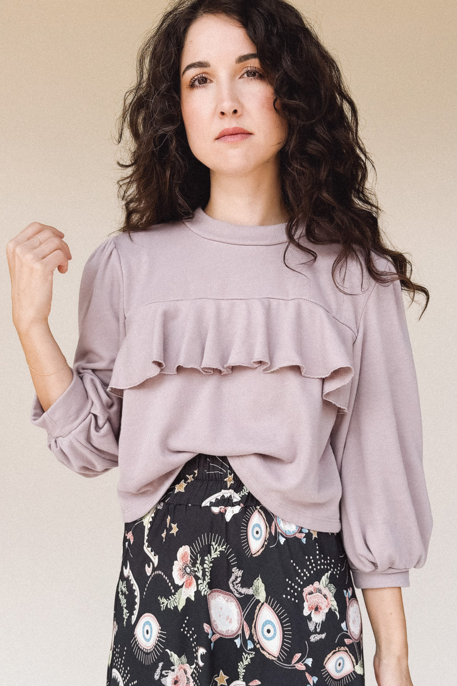 CORA Ruffle Cropped Sweatshirt in Velour Dusty Lilac