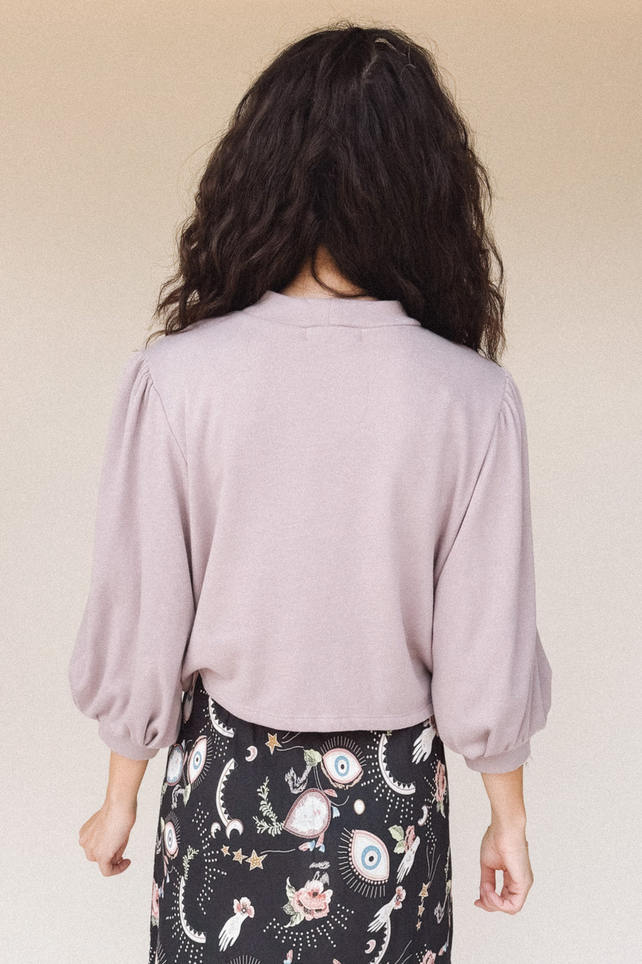 CORA Ruffle Cropped Sweatshirt in Velour Dusty Lilac